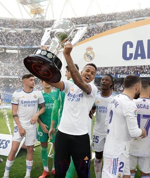 马卡:米利唐和皇马对复出充满信心 不考虑补强中卫 马卡:米利唐和皇马对复出充满信心 不考虑补强中卫