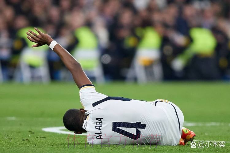 马卡:阿拉巴将加入皇马合练 球员自己决定何时复出 马卡:阿拉巴将加入皇马合练 球员自己决定何时复出